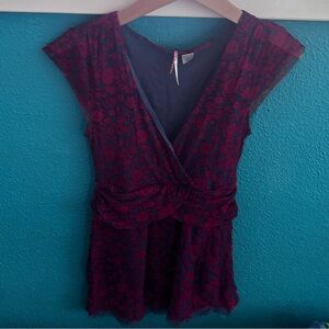 Women's Burgundy Floral Lace Overlay V-Neck Top SM Anthropologie